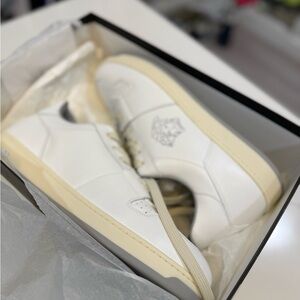 Versace White Leather Sneakers - New 44.5 - vitello tessuito